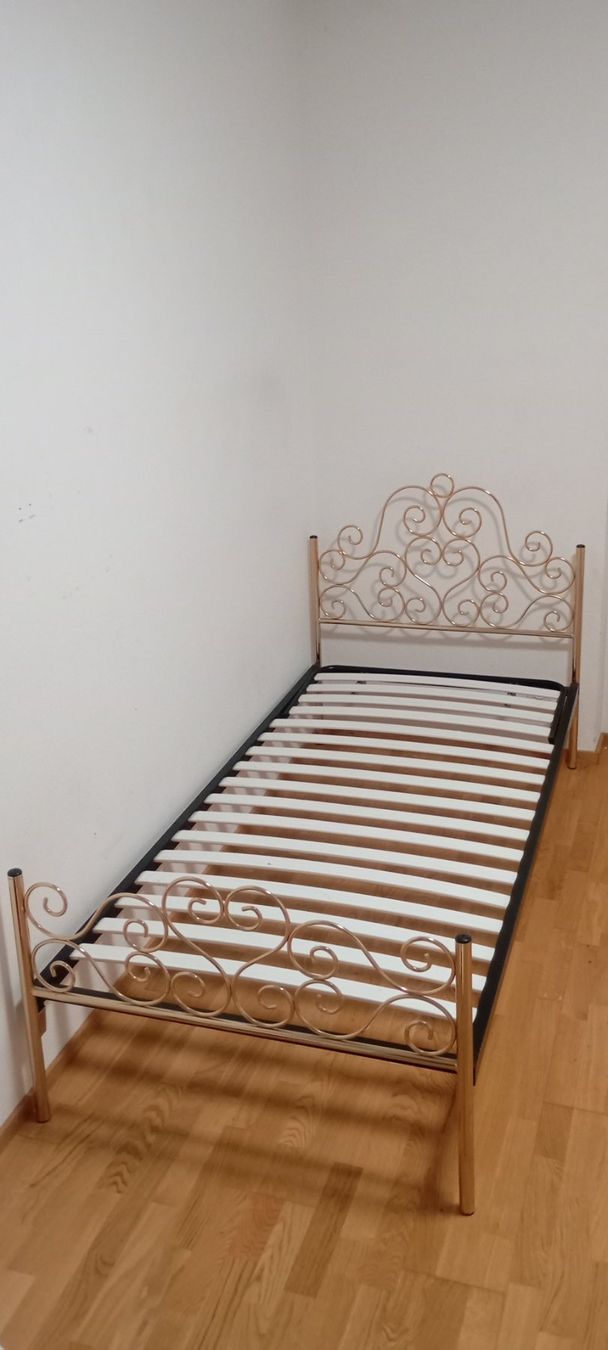 Betten: Metallbett goldenes Einzelbett – Gebraucht aus Bern von eiger017