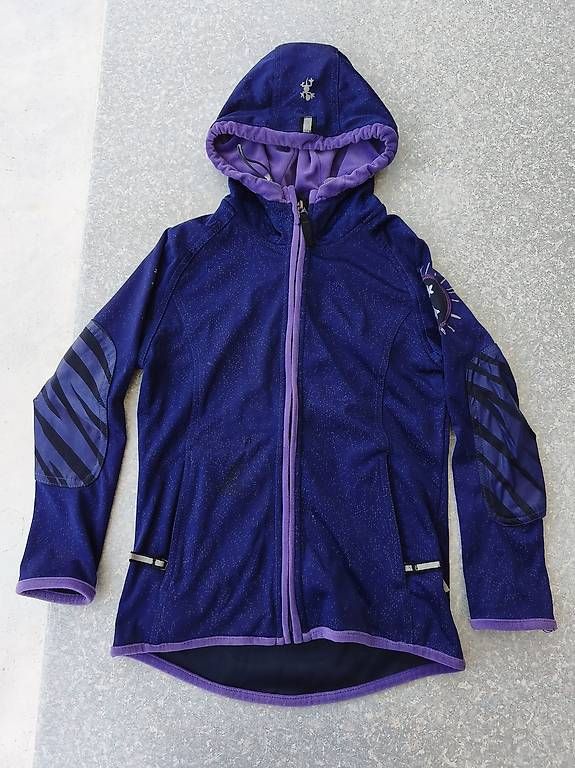 Jacken & Mäntel: Softshelljacke mit Kapuze in Grösse 128 – Gebraucht aus Eschlikon TG von schwellbi
