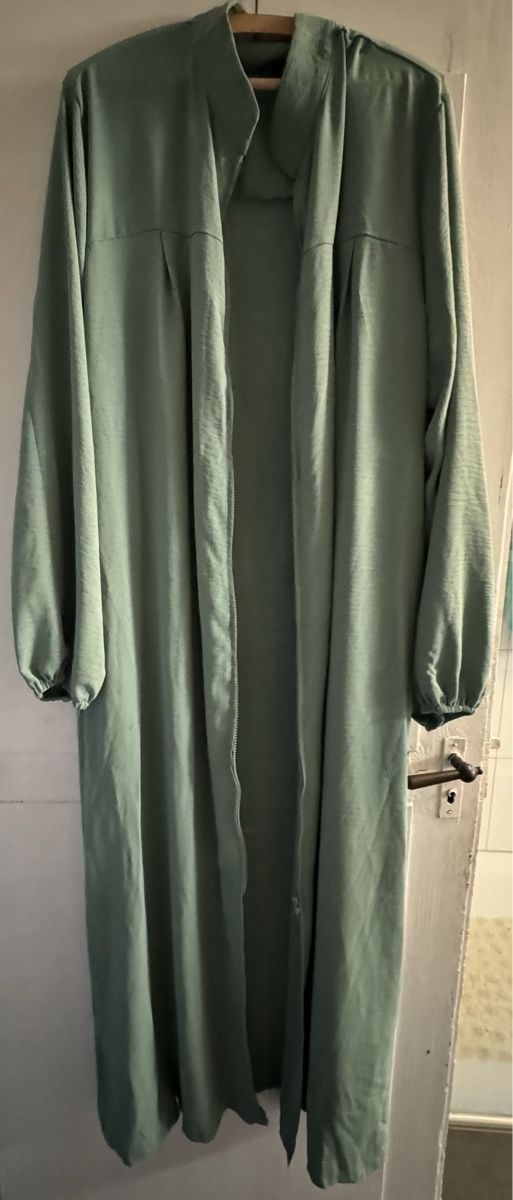 Vestiti: Abaya mit Reissverschluss – Nuovo (secondo la descrizione) da Mühlethurnen venduto da Indriukas