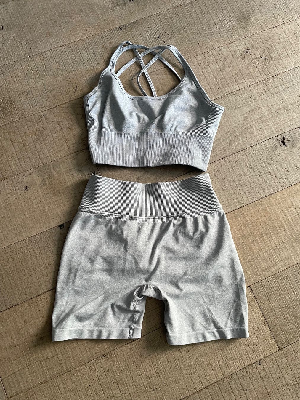 Teveo Kleiderpakete: Teveo Statement Sportset – Gebraucht aus Bonstetten von Pina15
