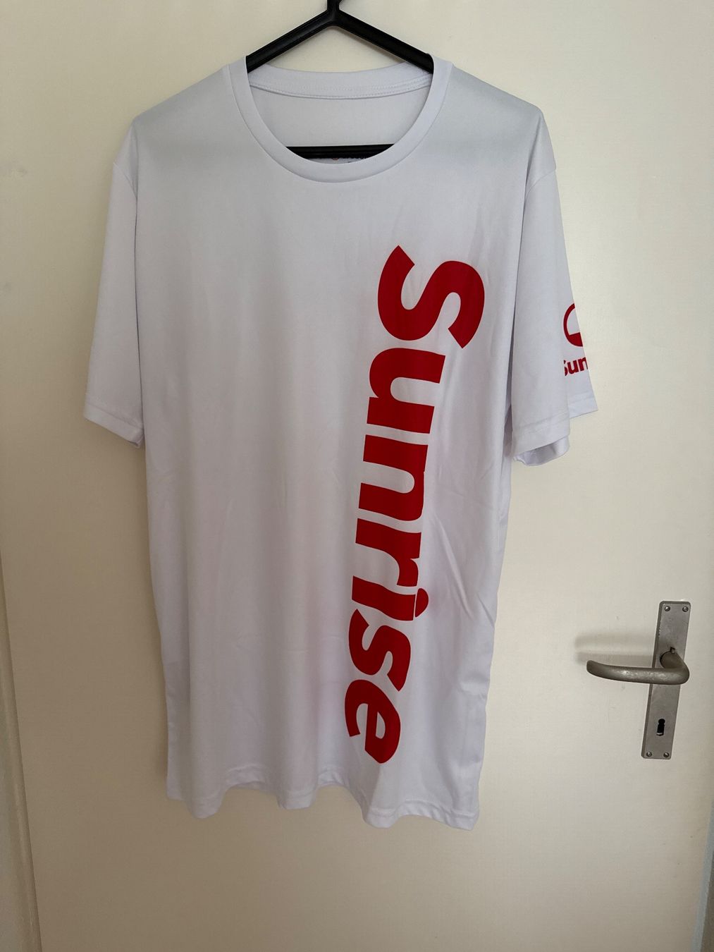 T-shirt: Sportshirt XL – Usato da Horgen venduto da linuxrp