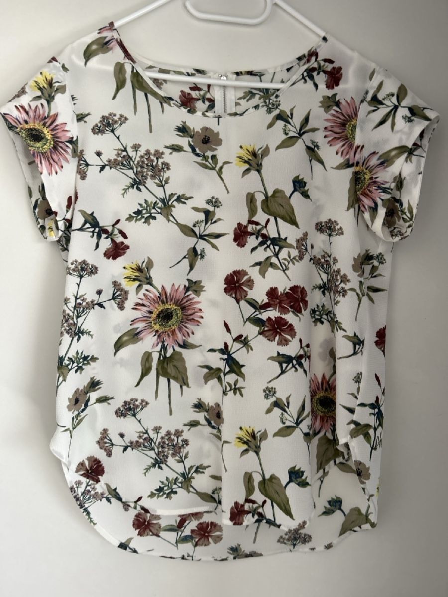 Only Blusen: Bluse von Only, Grösse 40, weiss mit Blumenmuster  – Neu (gemäss Beschreibung) aus Erlinsbach SO von hallon480