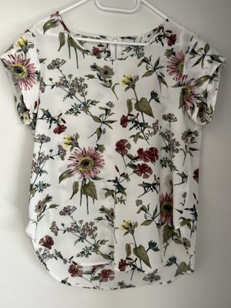 Bluse von Only, Grösse 40, weiss mit Blumenmuster 