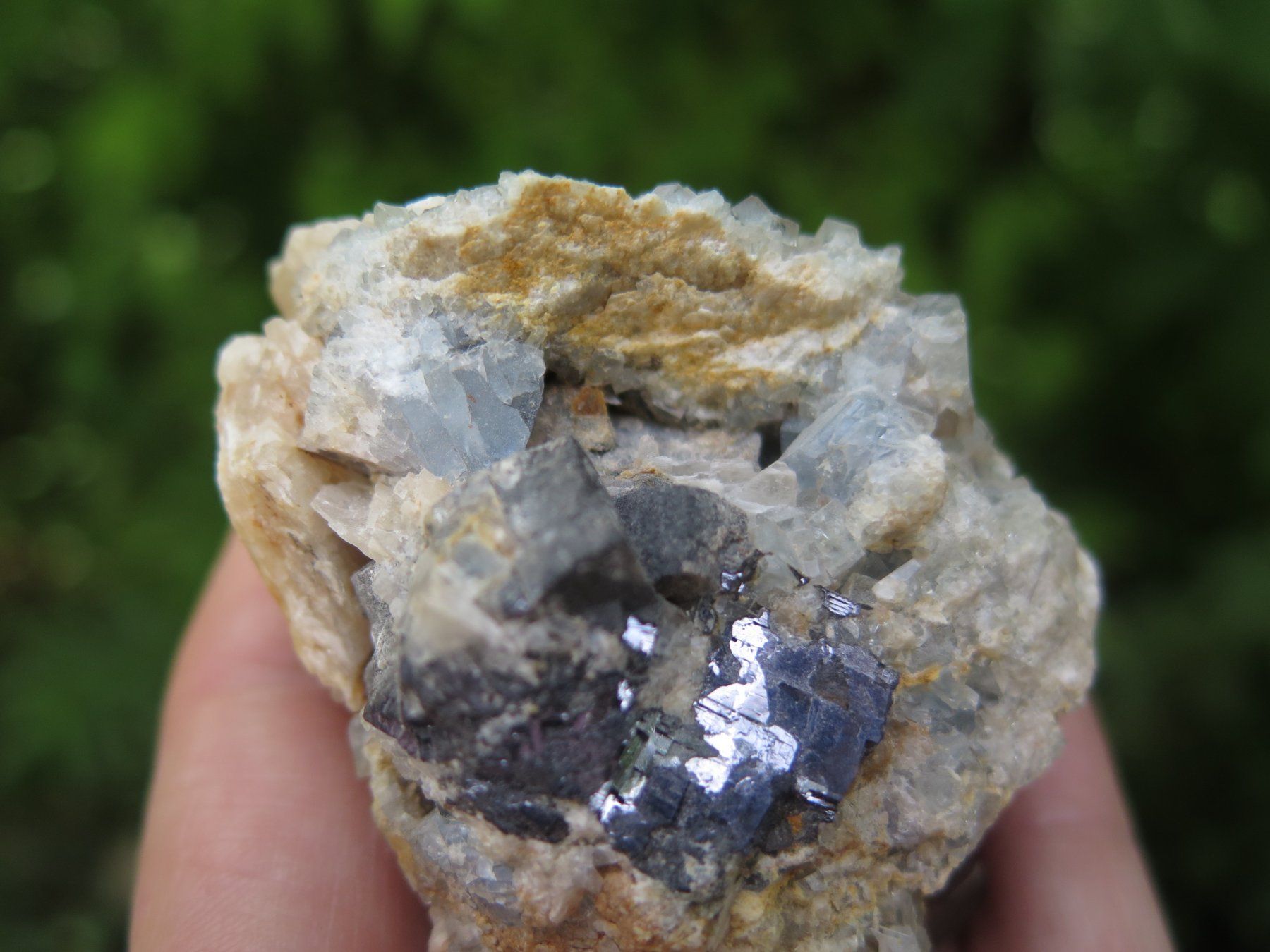 Minerali & Pietre curative: Fluorit auf Quarz von USA – Usato da Schaffhausen venduto da Yamakana51L8736OQ8 1