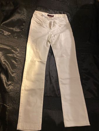 Paris Hilton white jeans