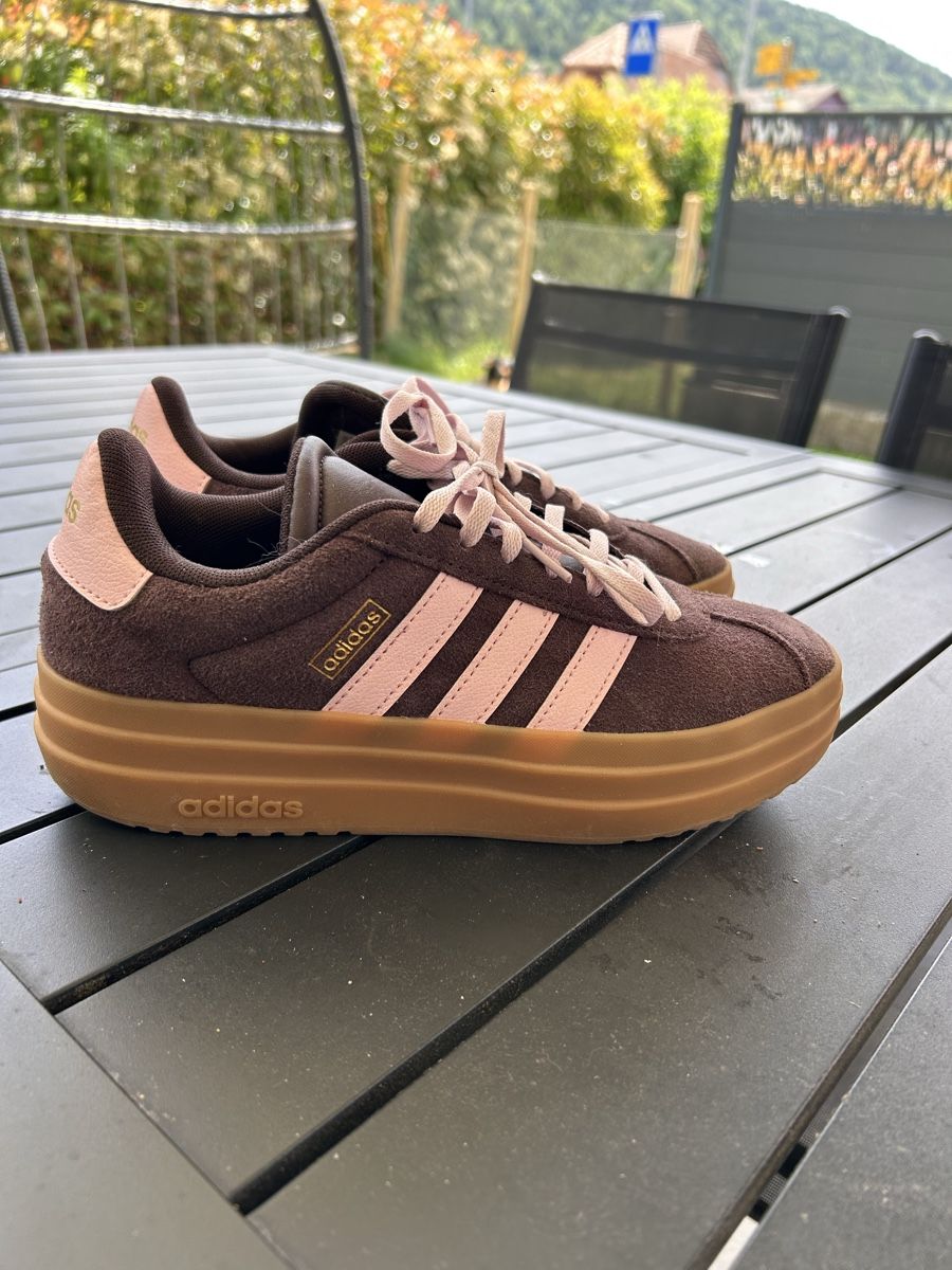 Adidas Scarpe da donna: Baskets Adidas – Usato da Vilars NE venduto da Lau_Vth