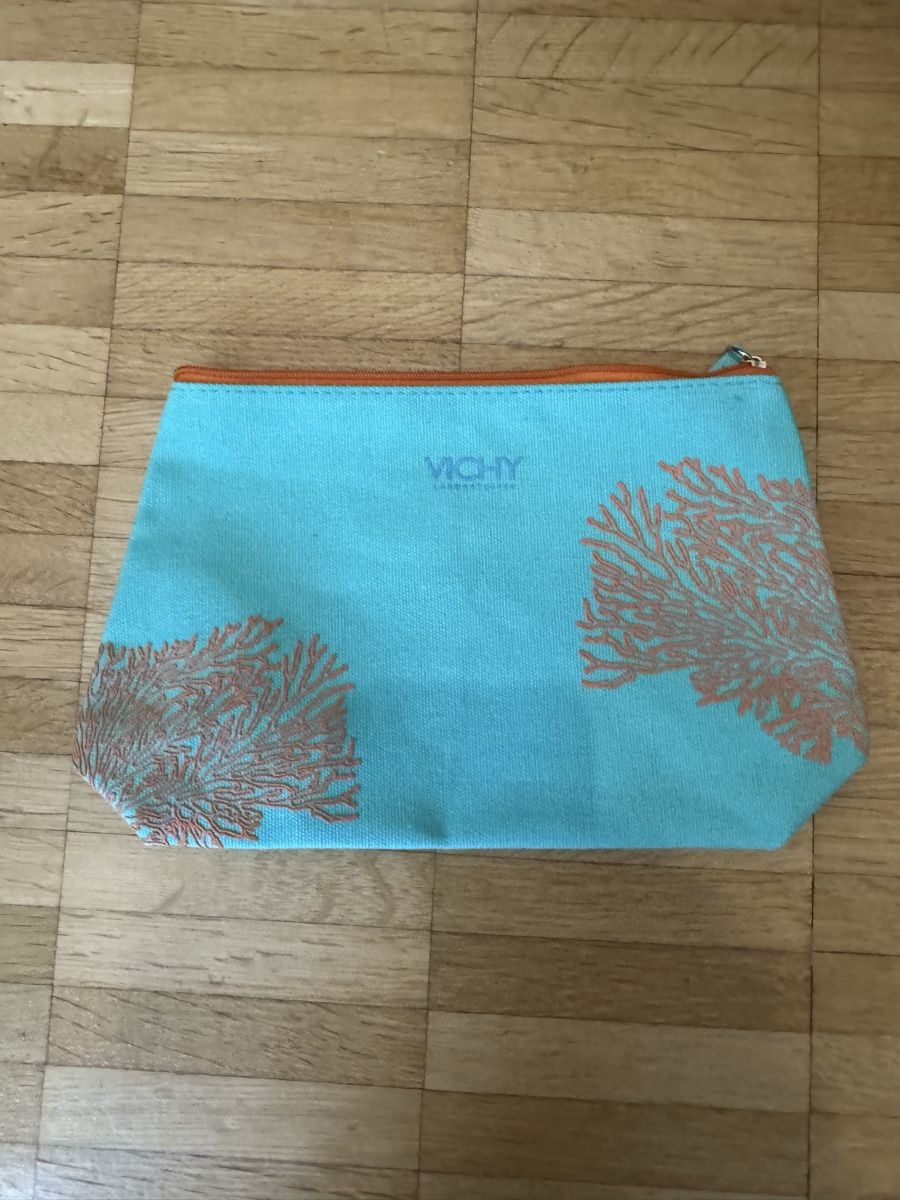 Custodie per cosmetici: Vichy Pochette Azzurra Estiva - Nuova e alla Moda! – Nuovo (secondo la descrizione) da Viganello venduto da BlackPanda0003