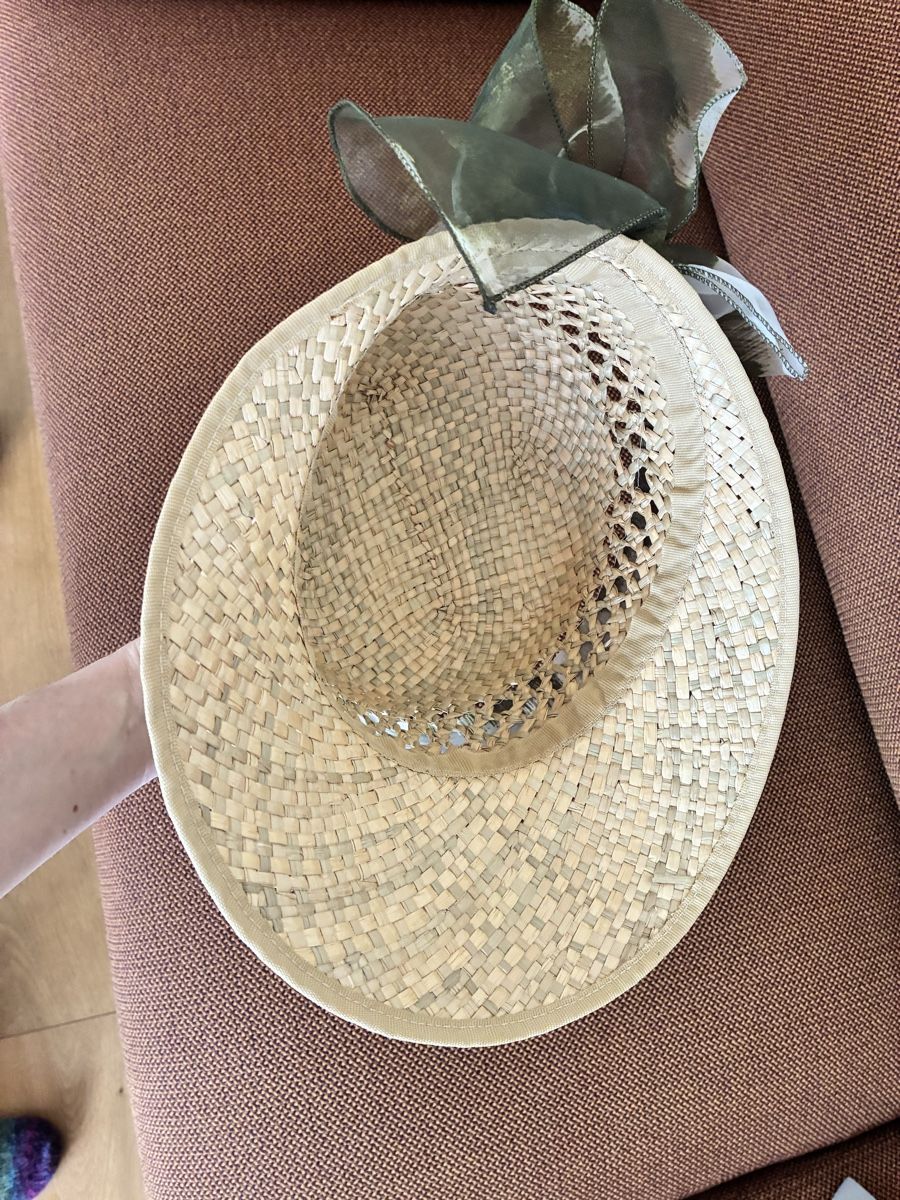 Hüte, Mützen & Caps: Stylish Summer Straw Hat with Green Ribbon Accent – Gebraucht aus Untersiggenthal von mic_ksv9 1