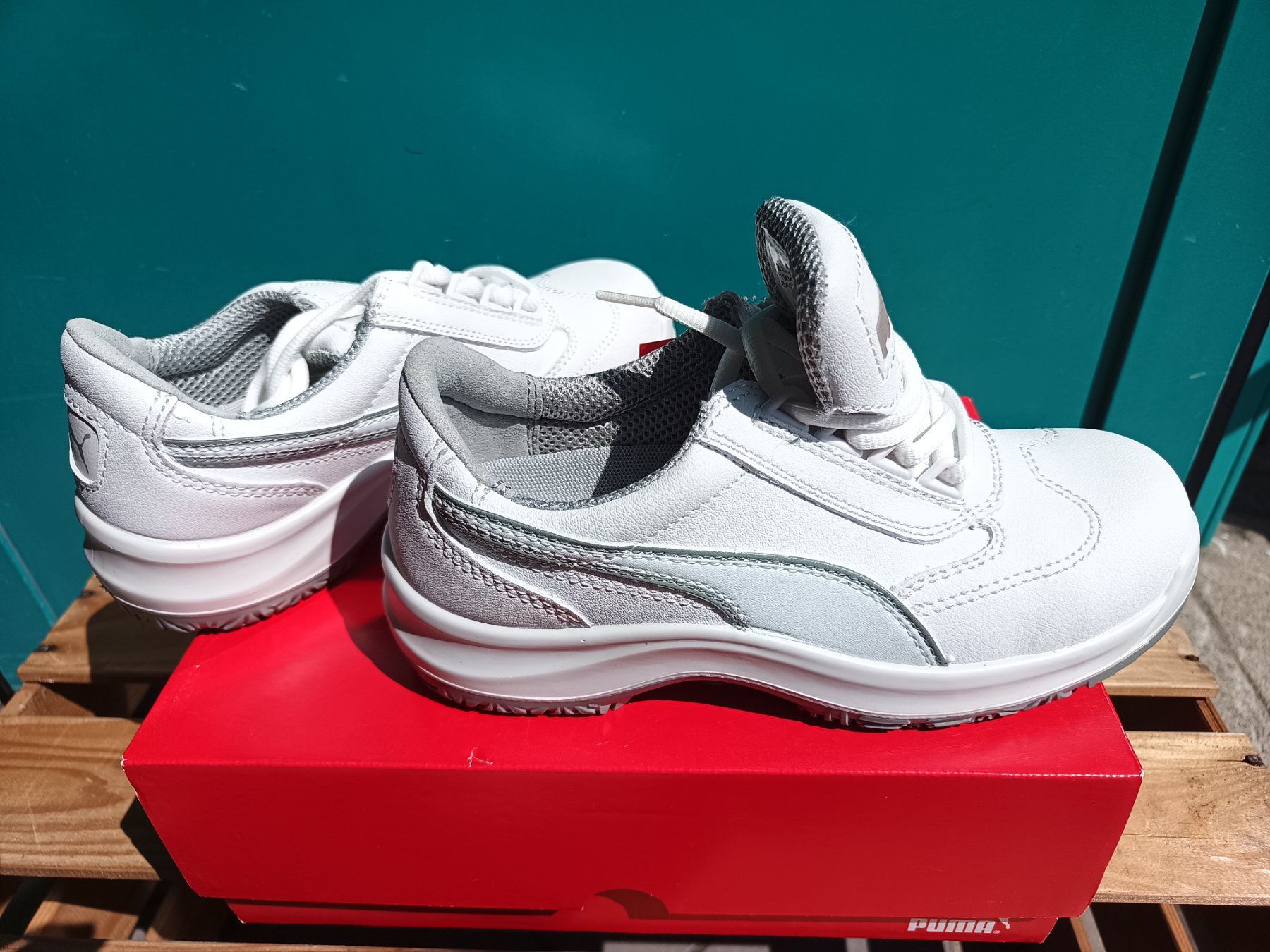 Puma Herrenschuhe: Puma Sicherheitsschuhe S2 SRC 37 – Neu und originalverpackt aus Oberegg von A-Z.Handel.Loehrer 2