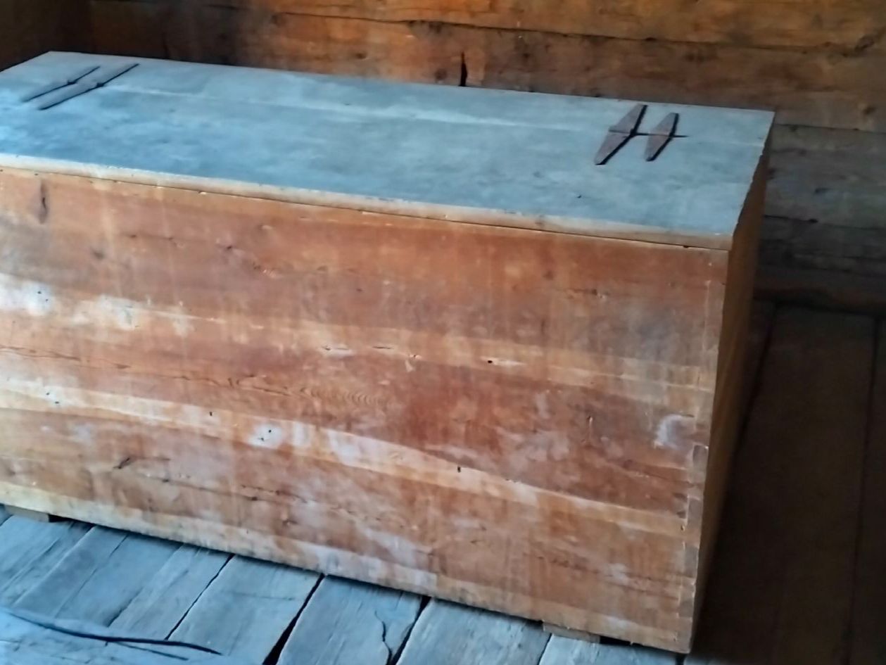 Cassapanche: Alte Getreidetruhe – Usato da Termen venduto da Zofingia01 6
