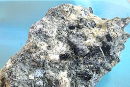 Mineralien: Klinochlor mit Diopsid   Rimpfischwäng  Zermatt
