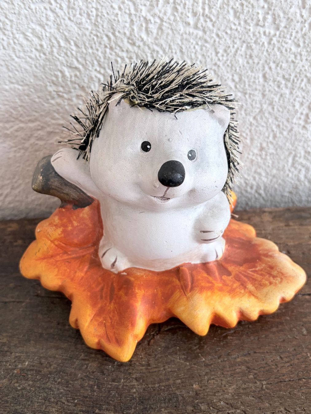 Statuette: Deko Igel auf Herbstblatt Keramik Neu – Nuovo e nell'imballaggio originale da Zäziwil venduto da Emlea 1