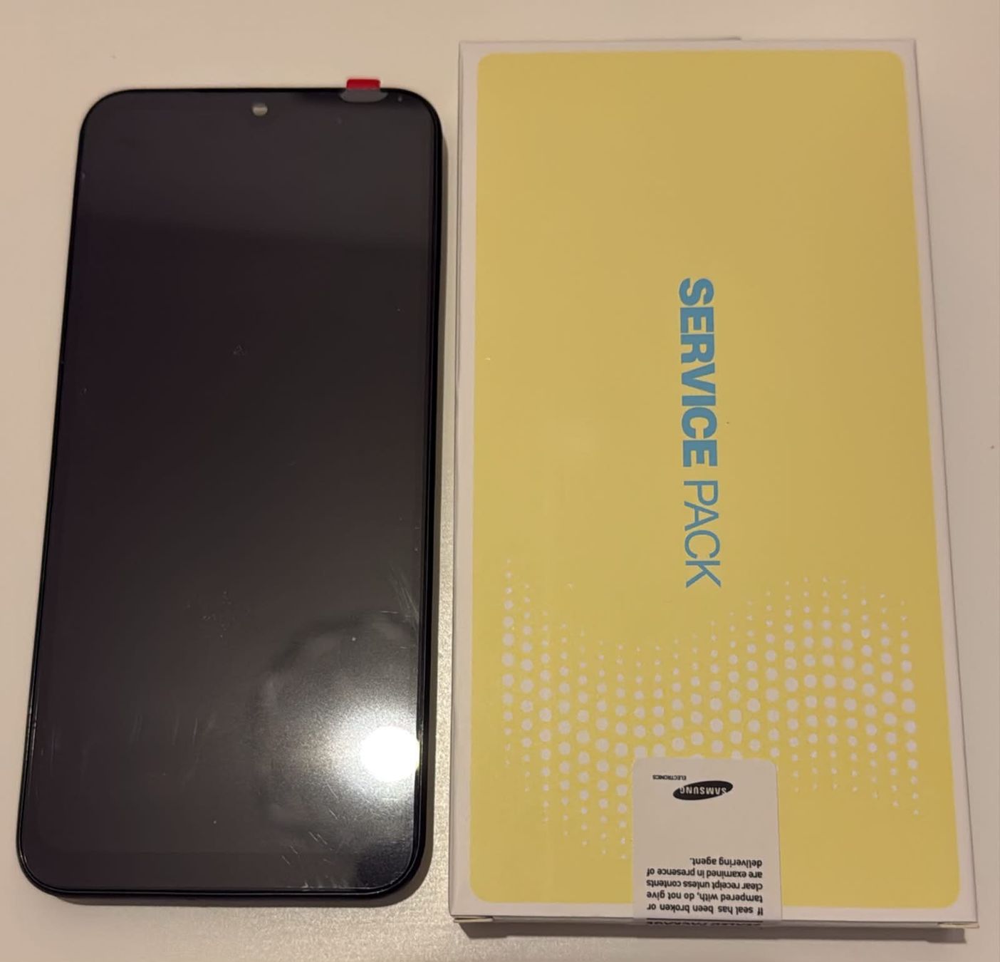 Samsung Telefoni cellulari / Smartphones: Display Original Samsung A14. – Nuovo e nell'imballaggio originale da Leukerbad venduto da mig_8bbp