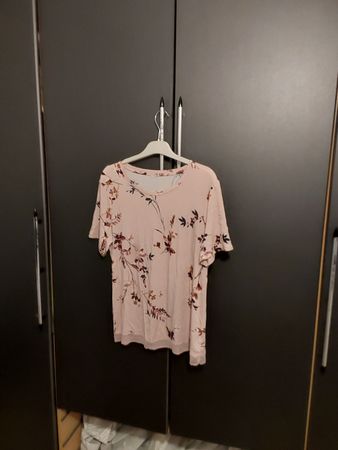 T-shirt léger à fleurs - Parfait pour l'été ! Taille M