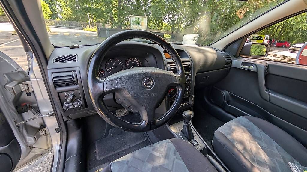 Opel Automobili: Opel Astra Coupé 1.6  nur 131'000 km  rostfrei – Usato da zürich venduto da damianvonlichten 3