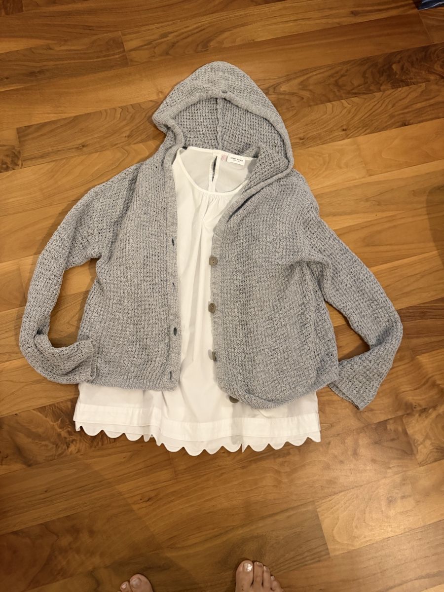 Lots de vêtements: Strickjäckli mit Bluse Gr. XS – D'occasion à Ebnat-Kappel par mar_d2xt