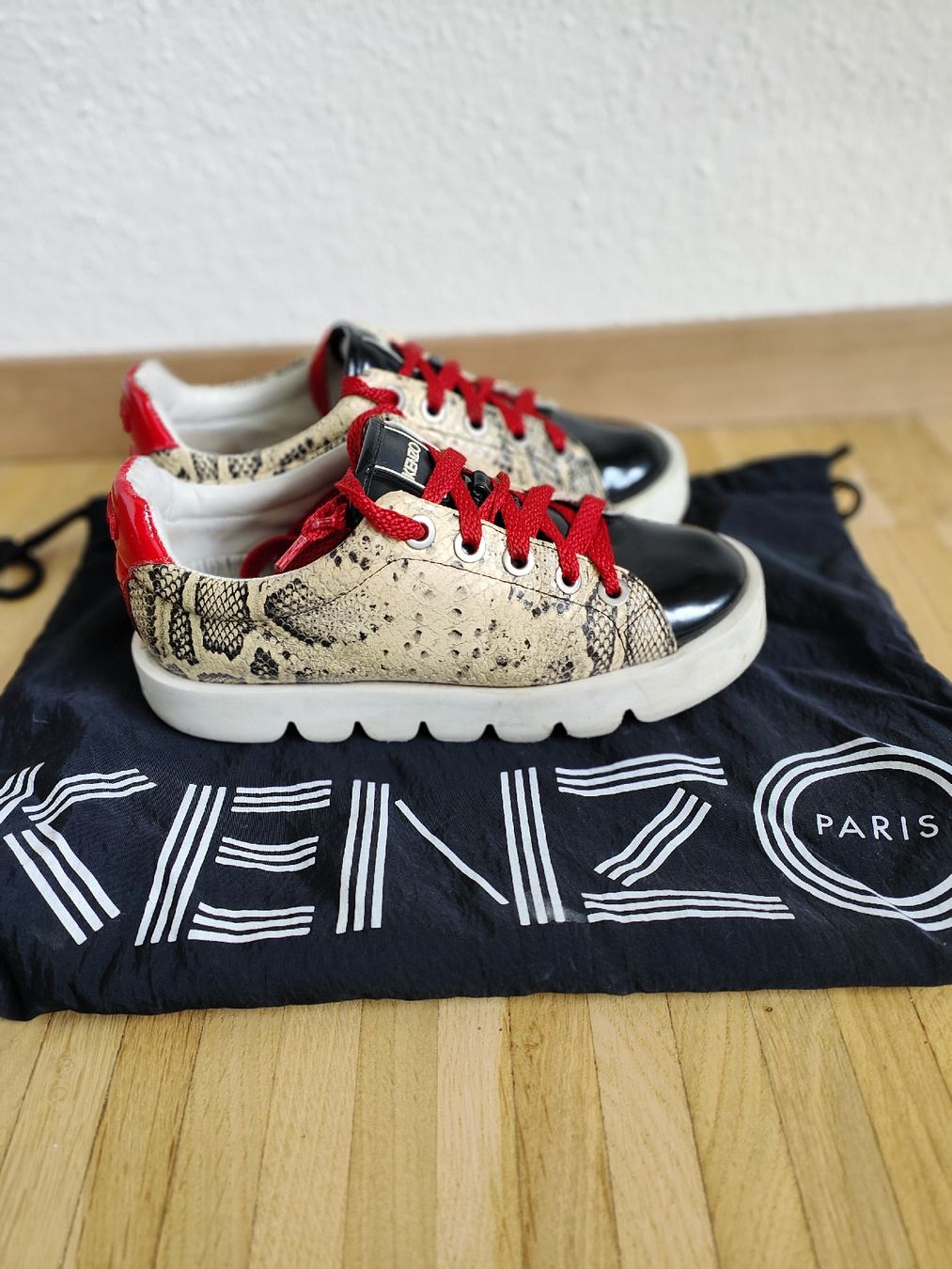 Kenzo Scarpe da donna: Kenzo sneakers – Usato da Meyrin venduto da Muchacho7