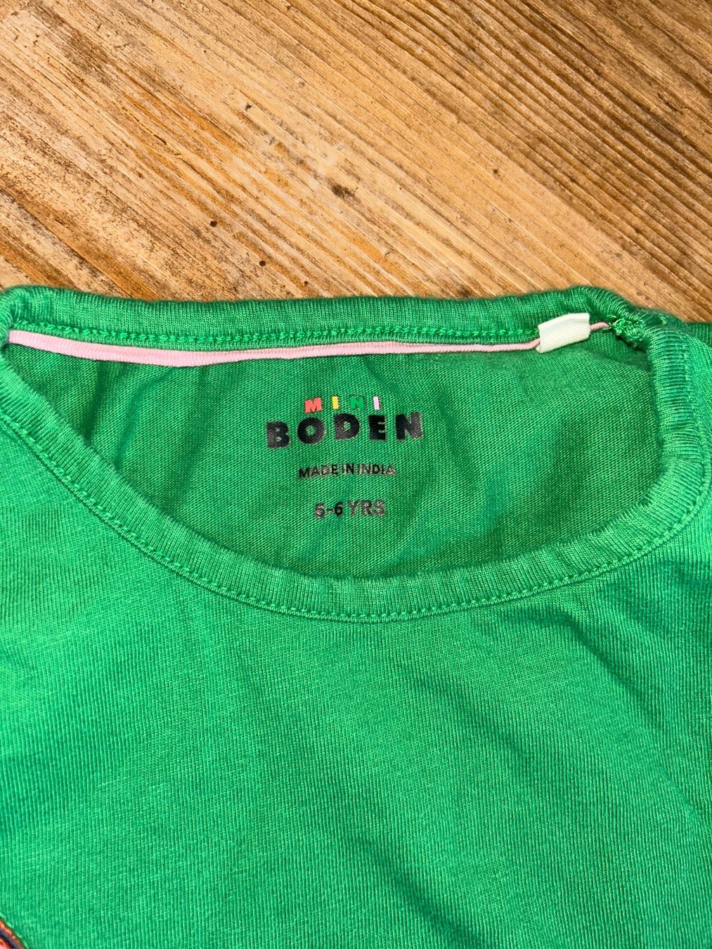 Mini Boden Camicie, T-shirt & Polo: Herziges Langarmshirt Mini Boden 104/110 – Usato da Safenwil venduto da 2hand_aber_wertvoll 1