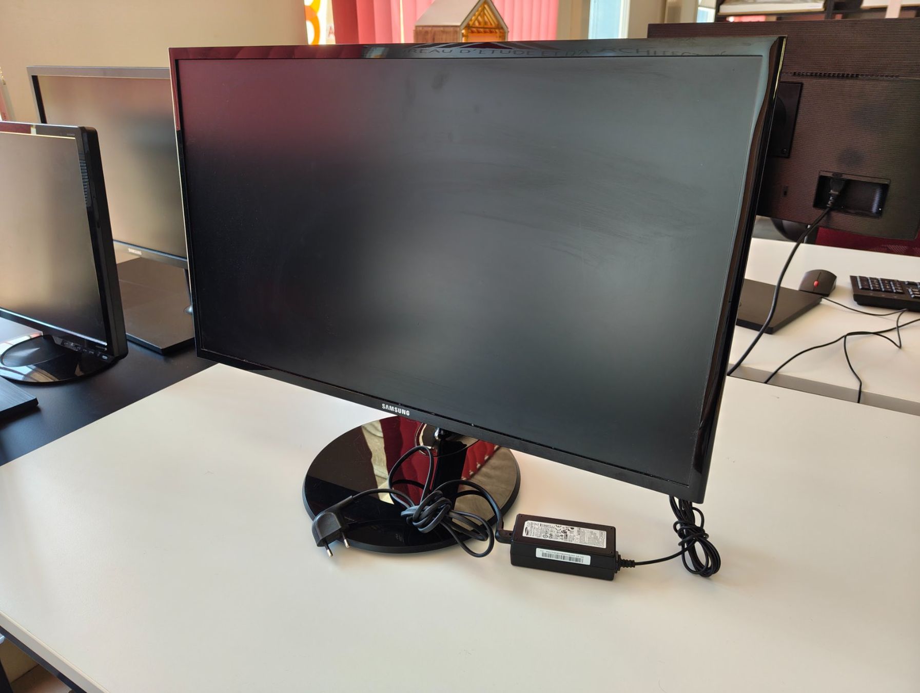 Samsung Monitor: Ecran d'ordinateur Samsung S27F350FHU – Usato da Courtelary venduto da Jpy_CH