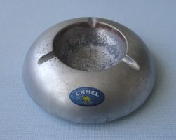 Aschenbecher CAMEL aus Metallguss D = 12cm
