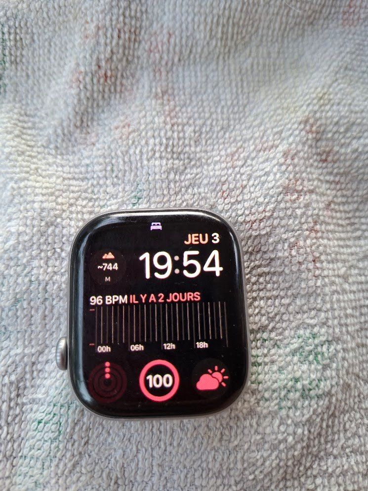 Apple Smartwatch: Apple watch serie 11 GPS+ cellular Grey – Usato da Vallorbe venduto da val_r78w