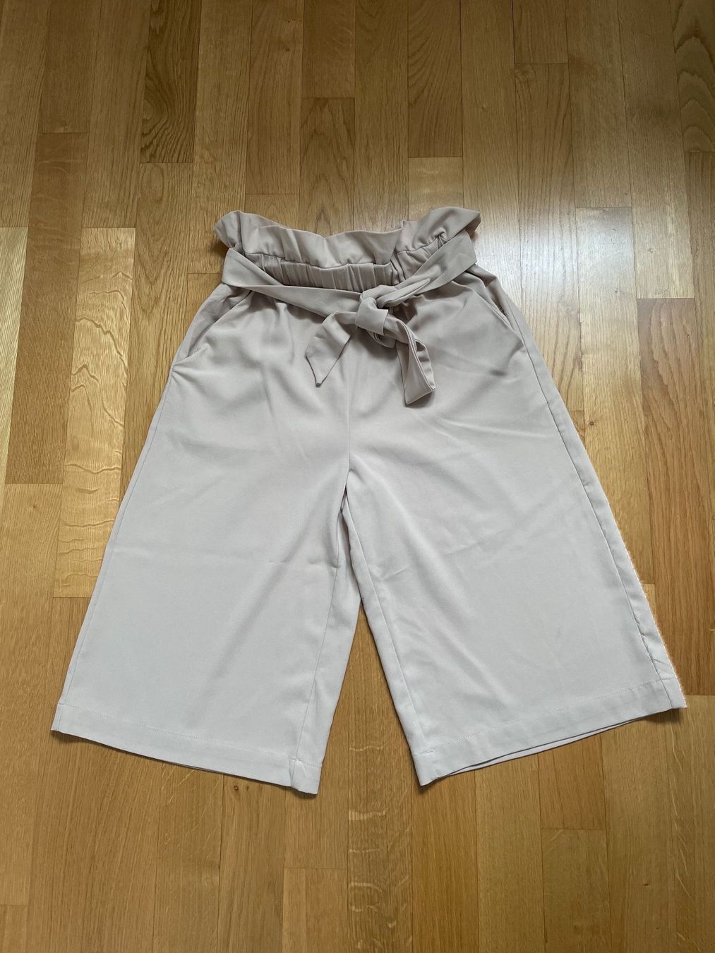 Pantaloni: Missguided 3/4 Hose – Nuovo (secondo la descrizione) da Grenchen venduto da iagiag 1