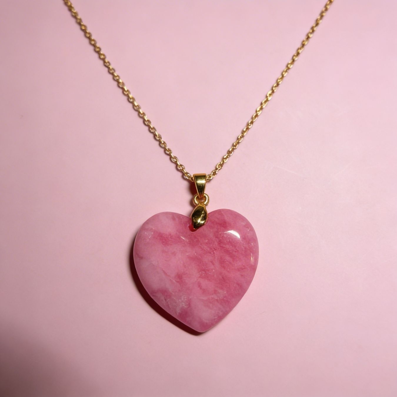Catenine: Collier cœur en agate rose – Nuovo e nell'imballaggio originale da St-Maurice venduto da Sandrinette123