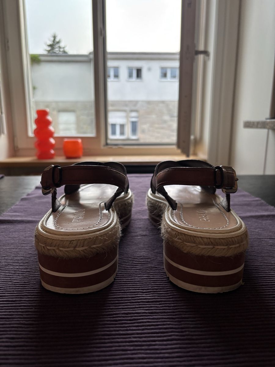 Prada Chaussures femmes: PRADA Sandalen – D'occasion à Zürich par Lynnlouise 7