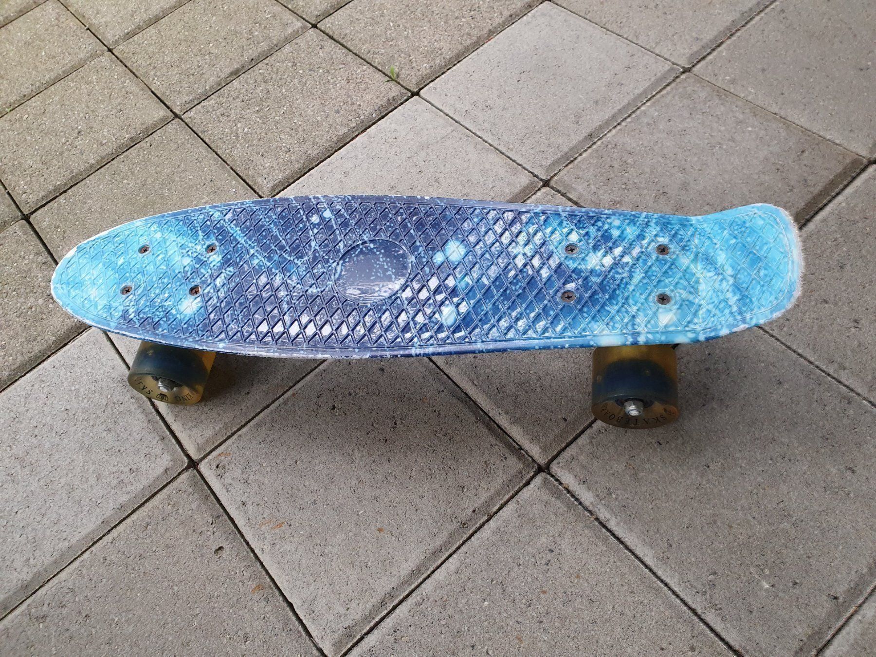Skateboards: Skateboard King mit LED Rädern – Usato da Chur venduto da Mikymiki