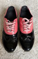 Chanel Sneakers, Lackleder, schwarz-pink