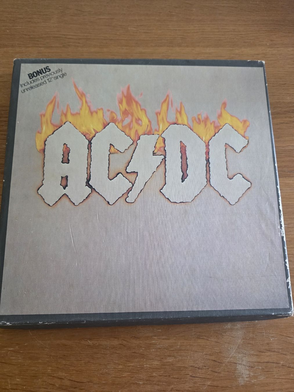 Schallplatten: AC/DC Orginal Box – Gebraucht aus Mörschwil von Ammo