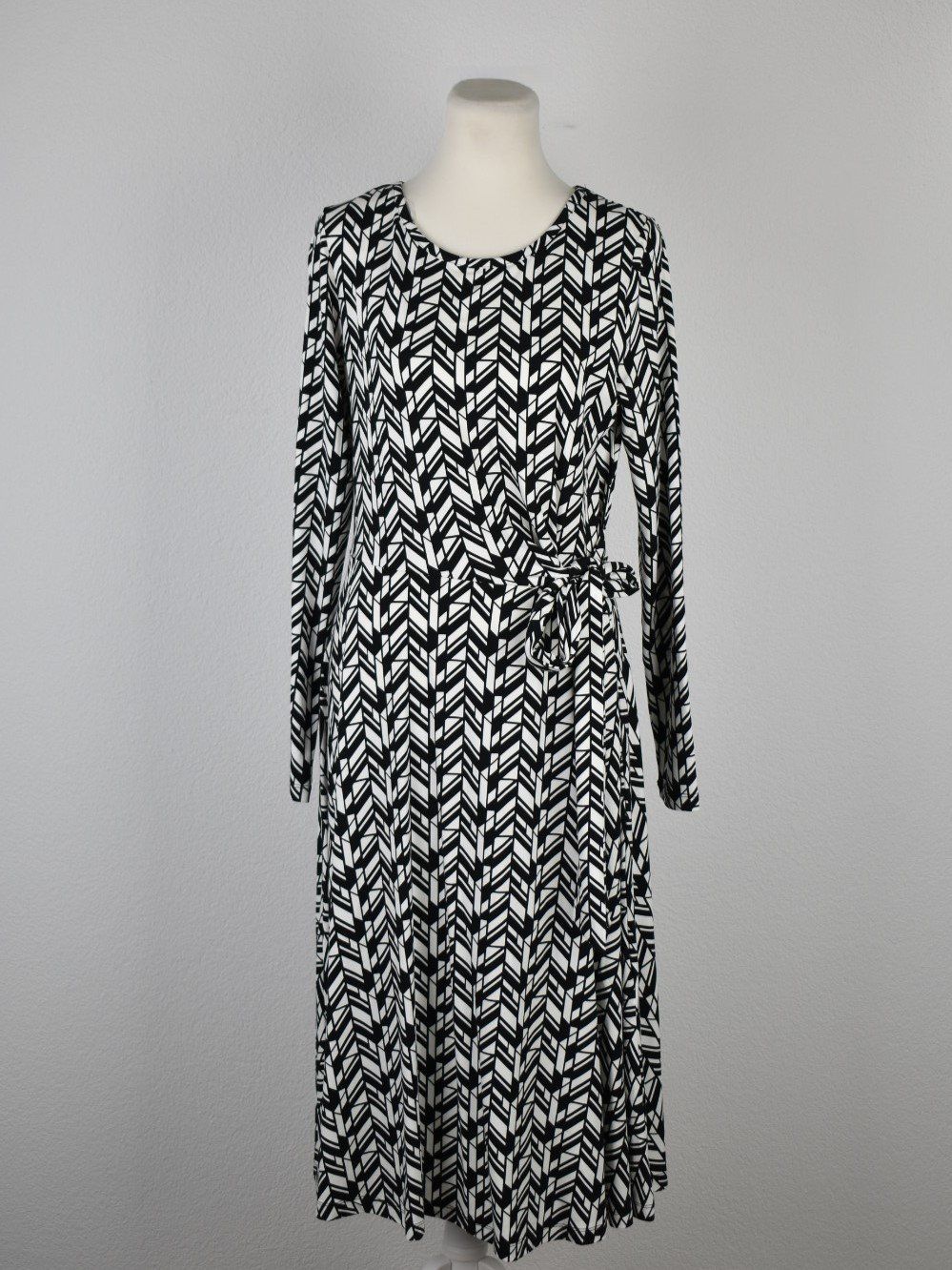 Gerry Weber Kleider: Gerry Weber Kleid Gr.38 97% Viskose – Neu (gemäss Beschreibung) aus Nürensdorf von 2ND_STORY