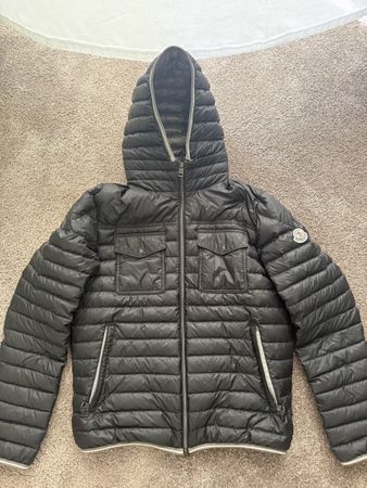 Moncler Daunenjacke Grösse 3