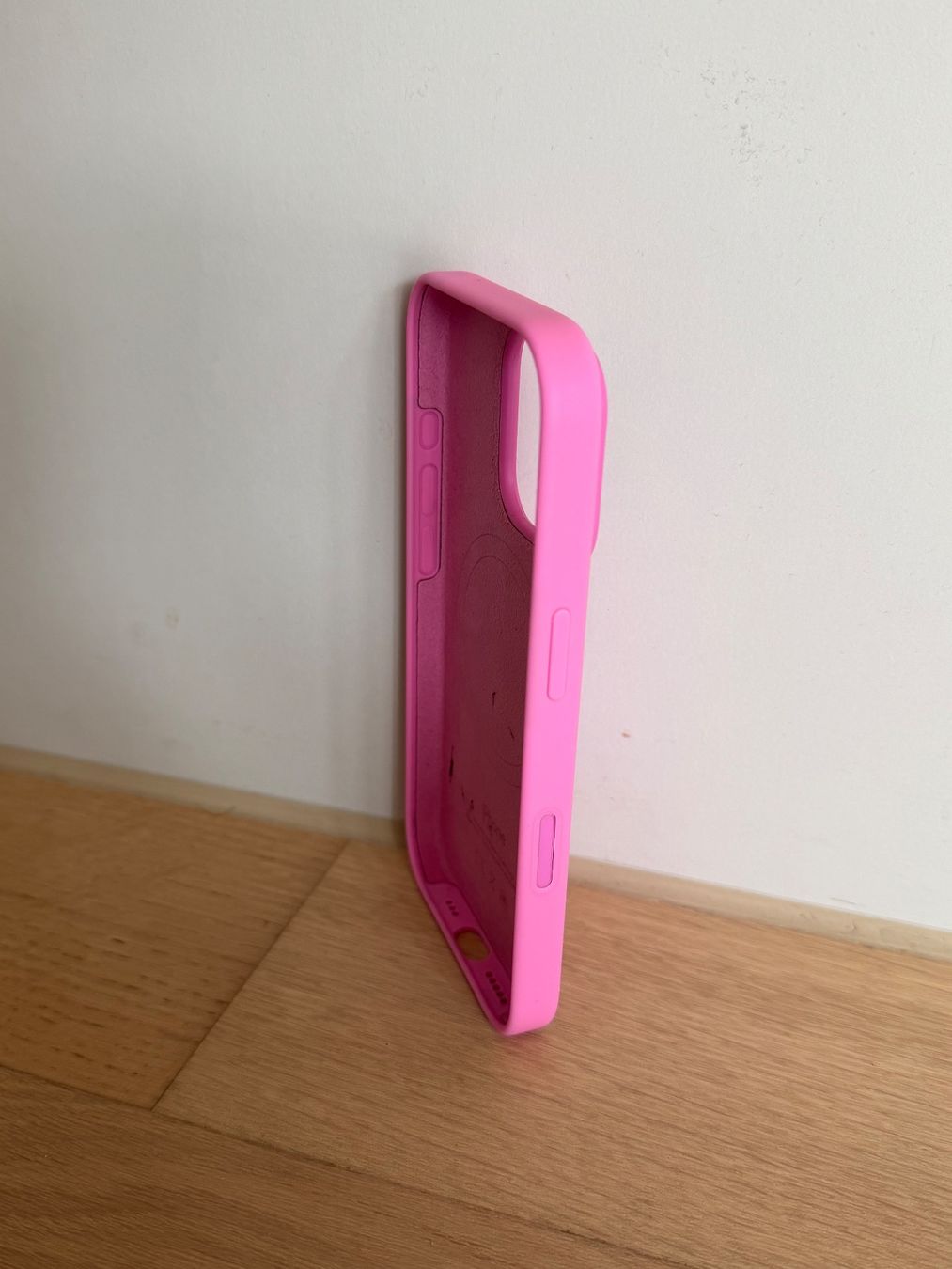Apple Cover & Protezioni schermo: Genuine Apple Silicone Case iPhone 16 Pro–Pink–Original – Usato da Kilchberg ZH venduto da kat_9zlr 1