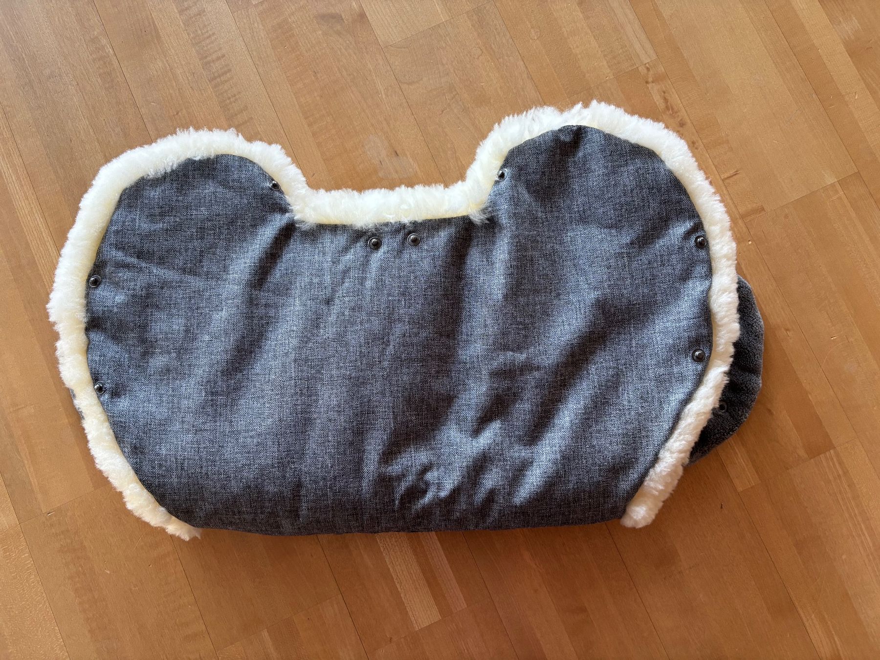Sonstige Kleidung & Accessoires: Babycab Lammfell-Handwärmer – Neu (gemäss Beschreibung) aus Burgdorf von SandraVolkmer 1