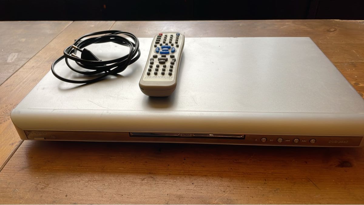 Lecteur multimedia & Streamer: DVD Player mit Fernbedienung – D'occasion à Glarus par adiweb007