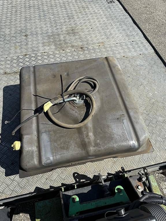 Chevrolet Alle Autoersatzteile: Reservoir carburant Chevy G30 – Gebraucht aus pieterlen von pajero1990 3