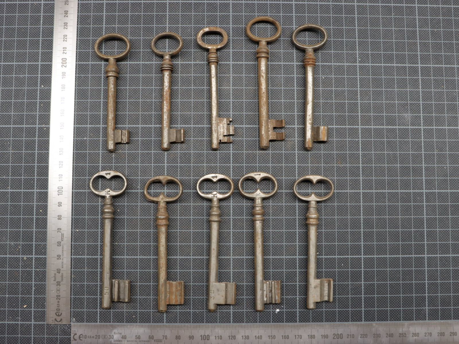 Chiavi: Lot mit 10 antiken Schlüsseln – Usato da Emmetten venduto da Super008