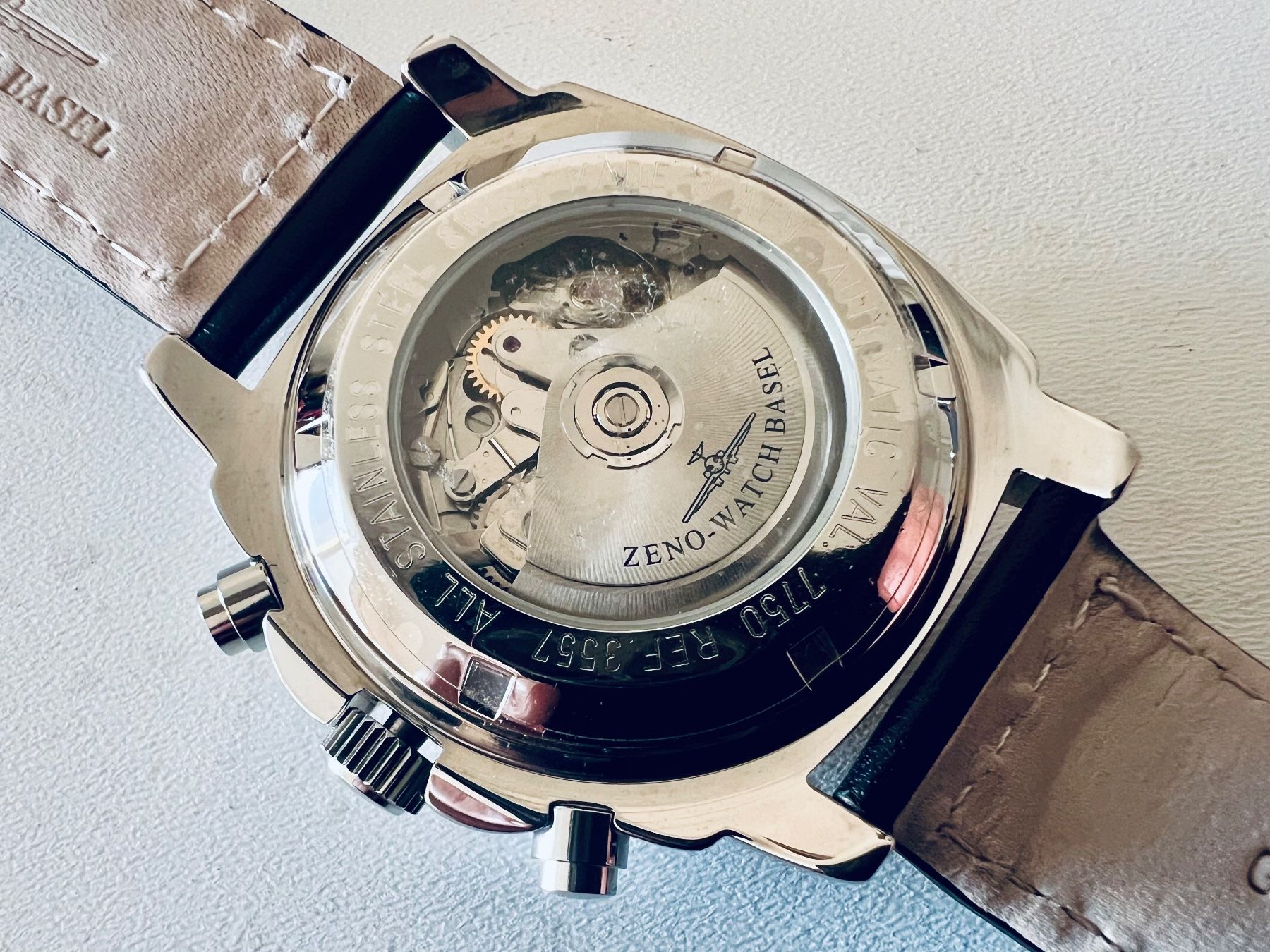 Zeno Orologi: ZENO Cambered Square Pilot Chrono Tachymeter,7750, SRP2010.- – Nuovo e nell'imballaggio originale da Le Mont-sur-Lausanne venduto da LycaGallery 6