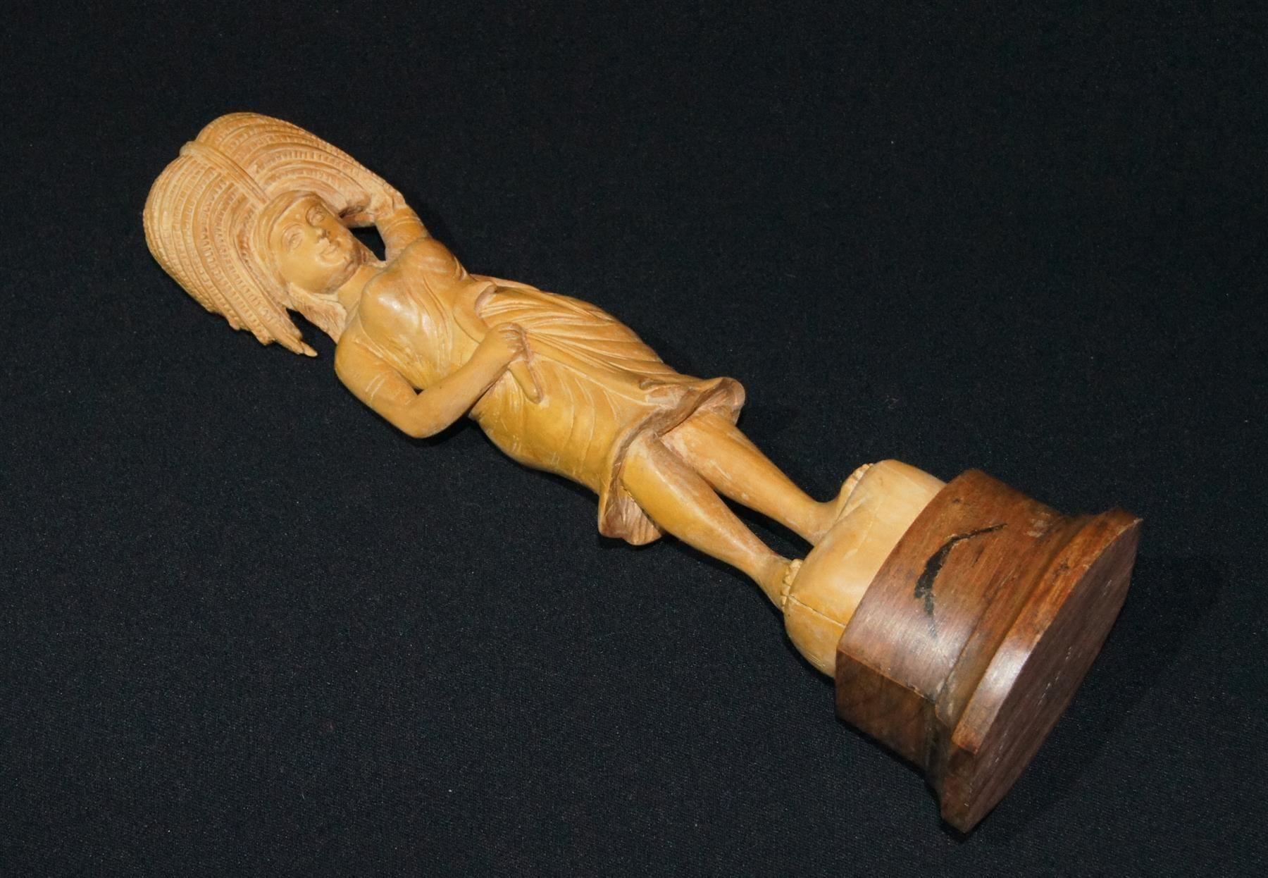 Statuette: Bäuerin mit Getreidebündel und Sichel – Usato da Geroldswil venduto da ARTEFACTO 9