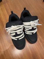 Schwarze ZARA Sneakers, Grösse 43, Neuwertig, Top Zustand!