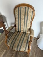 Gemütlicher Vintage Sessel mit Armlehnen, Holzgestell