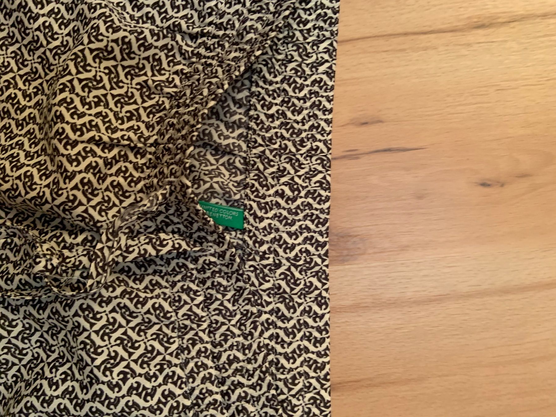 Benetton Pantaloni: Pantalon ultra léger – Usato da Ecublens VD venduto da timily 2