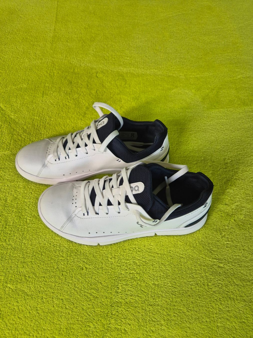 On Scarpe da donna: On Sneaker The Roger Advantage, Gr. 40, mit OVP – Nuovo (secondo la descrizione) da Winterberg ZH venduto da Gemini63 1