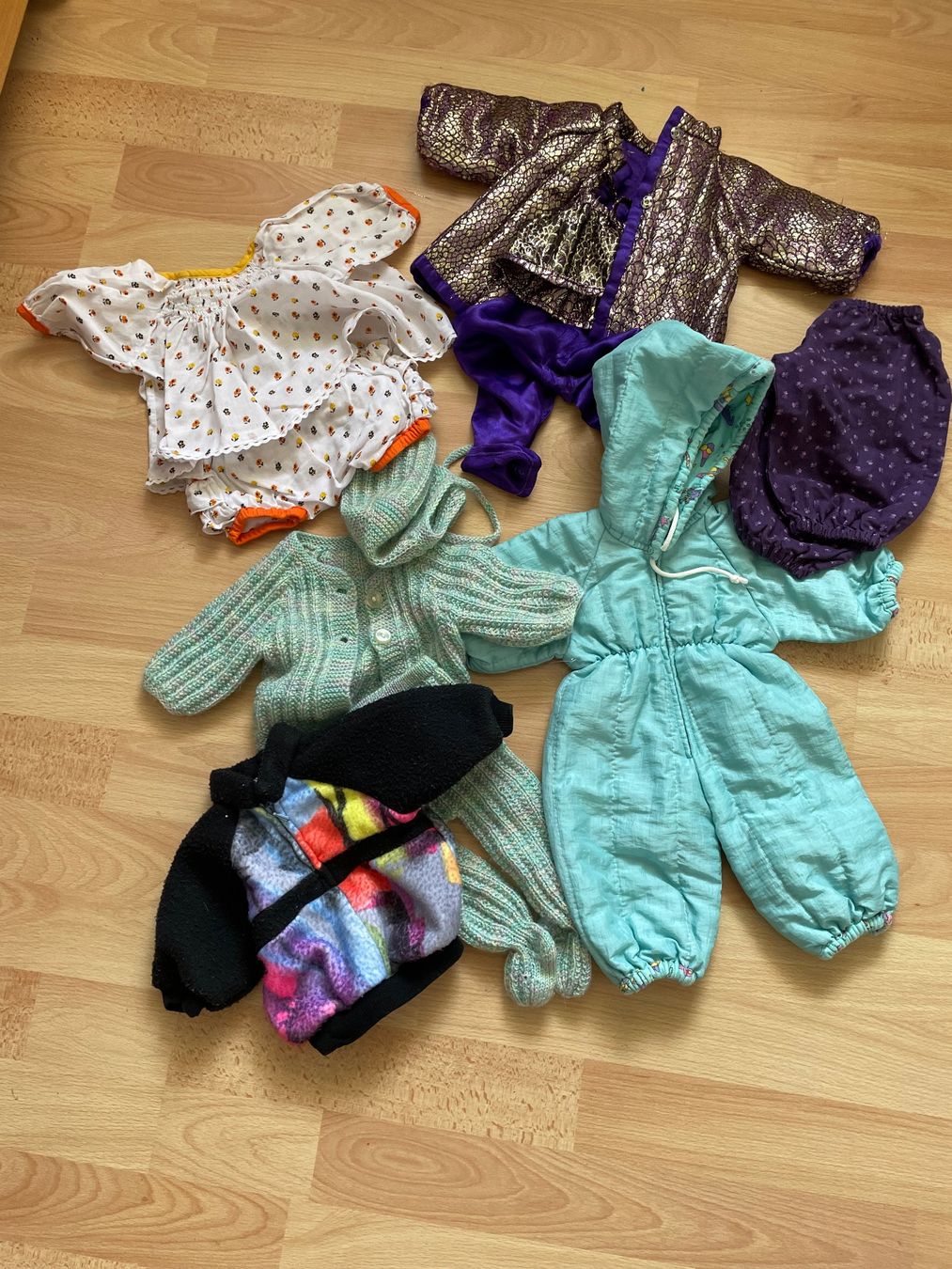 Giocattoli: Puppenbett mit Inhalt – Usato da Eglisau venduto da ros_8rx6 4