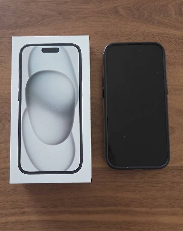 Portables: iPhone 15, 256GB  – D'occasion à Bellmund par Nimu03