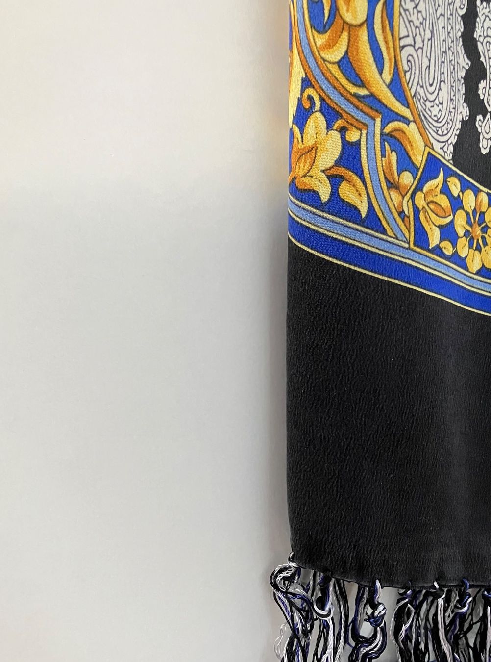 Versace Foulard & Sciarpe: Atelier Versace Seide Schal – Usato da Unterägeri venduto da Jutka_04 7