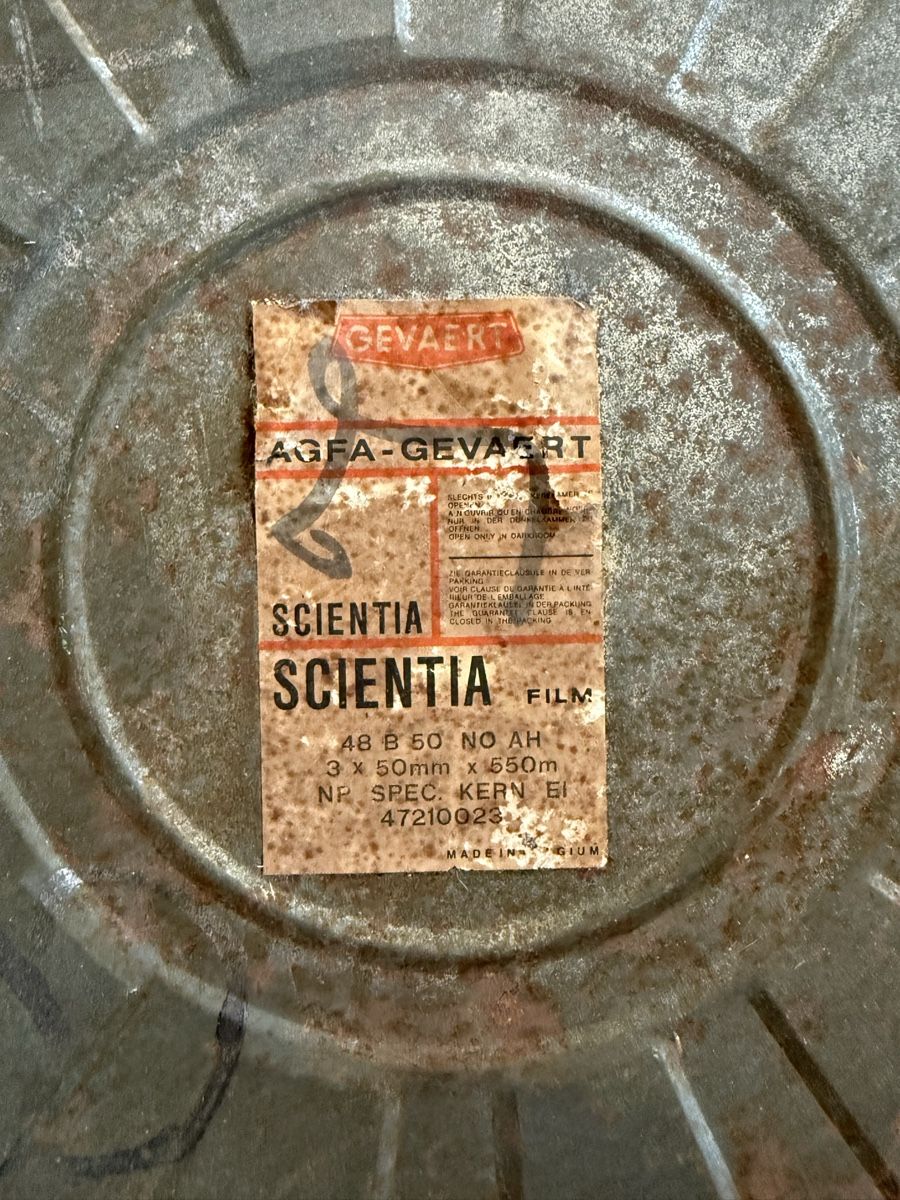 Barattoli: Boîte pour pellicule de cinéma ancienne  – Usato da Genève venduto da math_cedra 2