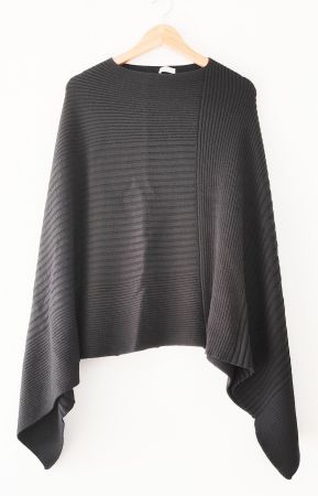 STEFANEL schwarzer Wool-Poncho Cape Jacke Überwurf Gr.M