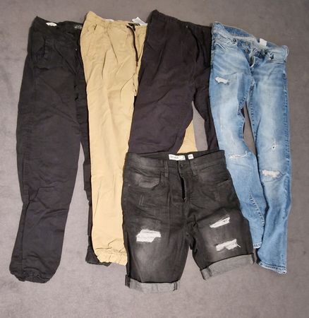 4 Herren Hosen und 1 Shorts verschiedene Farben und Grösse 